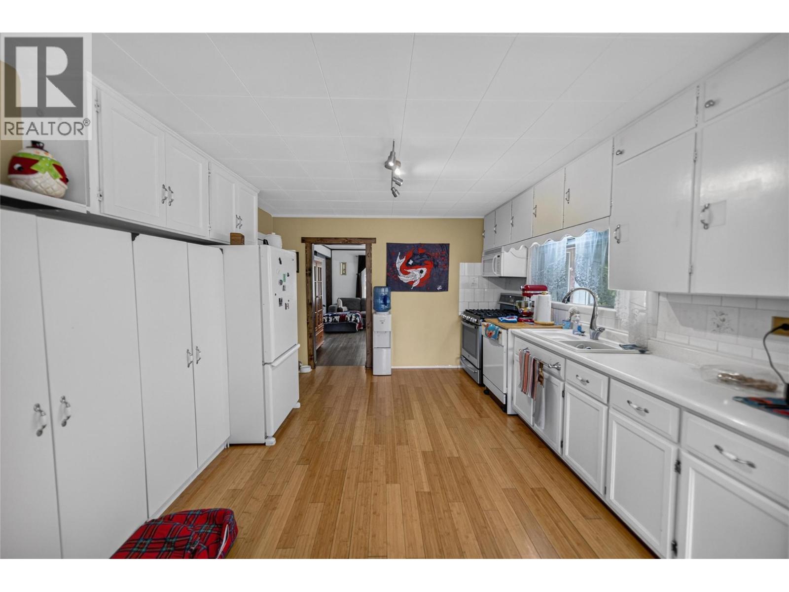 5469 Cory Road, Wynndel, British Columbia V0B 2N0 - Photo 8 - 10397890