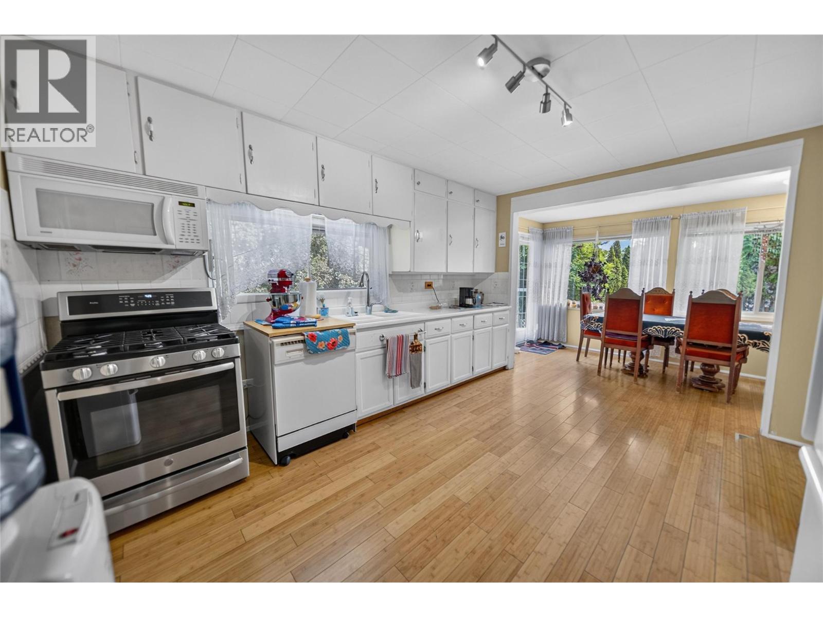 5469 Cory Road, Wynndel, British Columbia V0B 2N0 - Photo 3 - 10397890