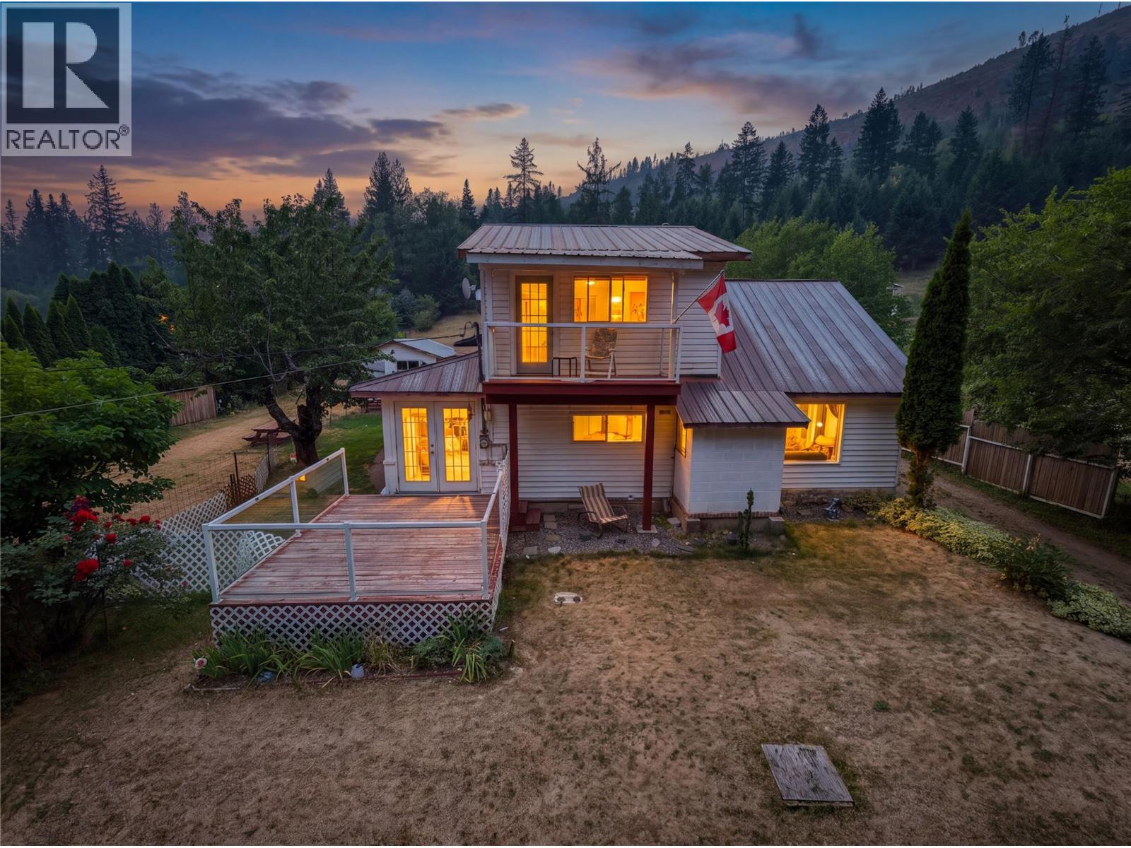 5469 Cory Road, Wynndel, British Columbia V0B 2N0 - Photo 2 - 10397890
