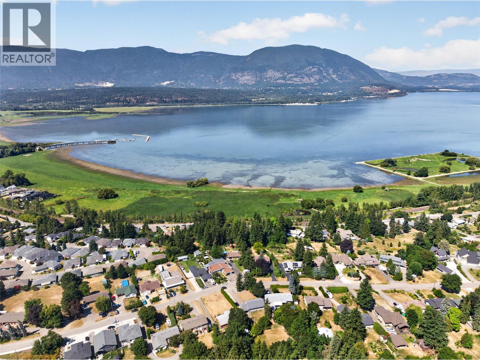 1260 16 Street NE, Salmon Arm, British Columbia  V1E 2V1 - Photo 3 - 10396903