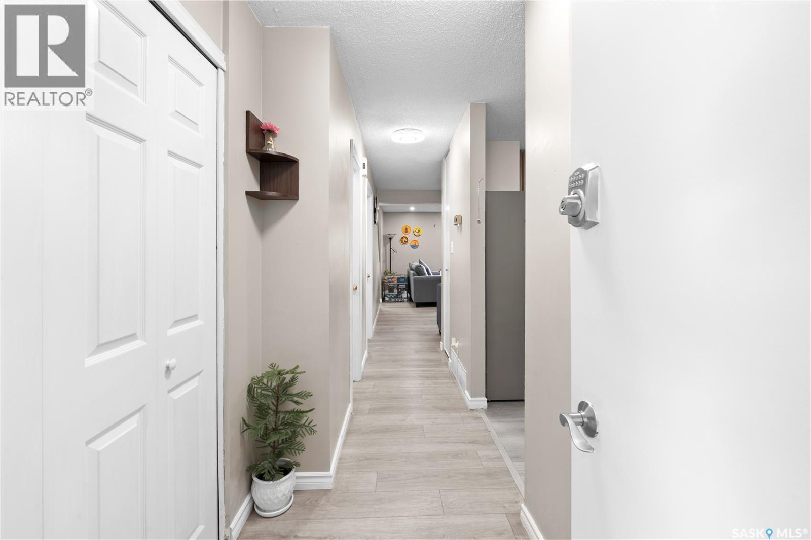 21 1128 Mckercher Drive, Saskatoon, Saskatchewan  S7H 4Y7 - Photo 3 - SK045691
