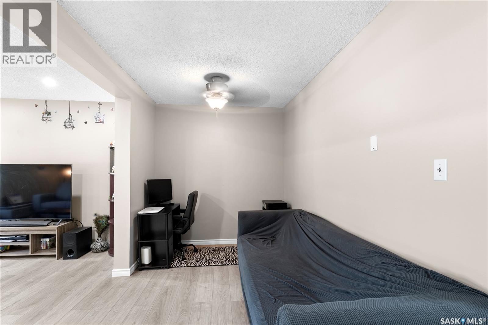 21 1128 Mckercher Drive, Saskatoon, Saskatchewan  S7H 4Y7 - Photo 6 - SK045691