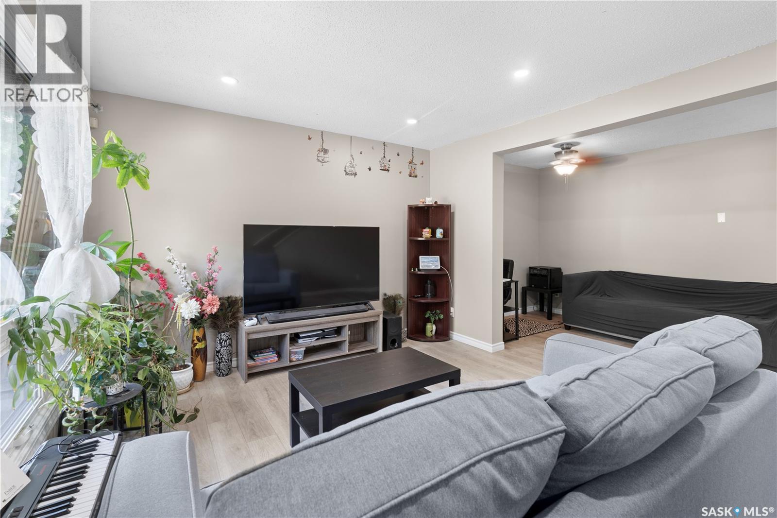 21 1128 Mckercher Drive, Saskatoon, Saskatchewan  S7H 4Y7 - Photo 8 - SK045691