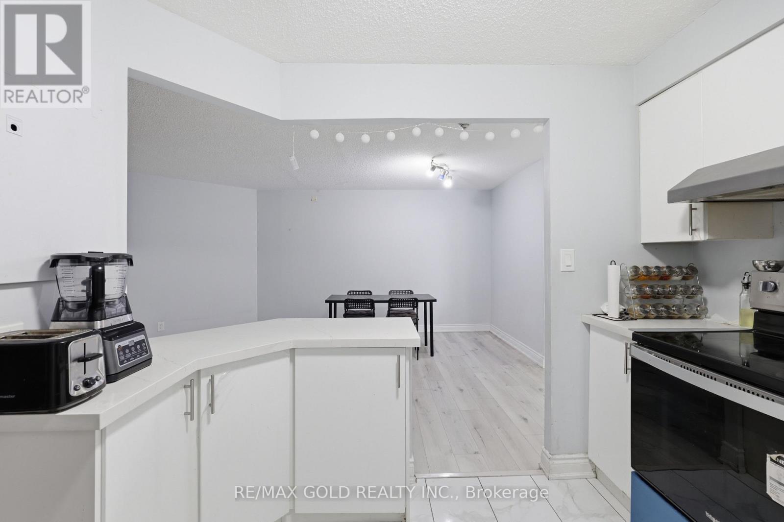 Ph08 - 61 Markbrook Lane, Toronto, Ontario  M9V 5E7 - Photo 12 - W13677606