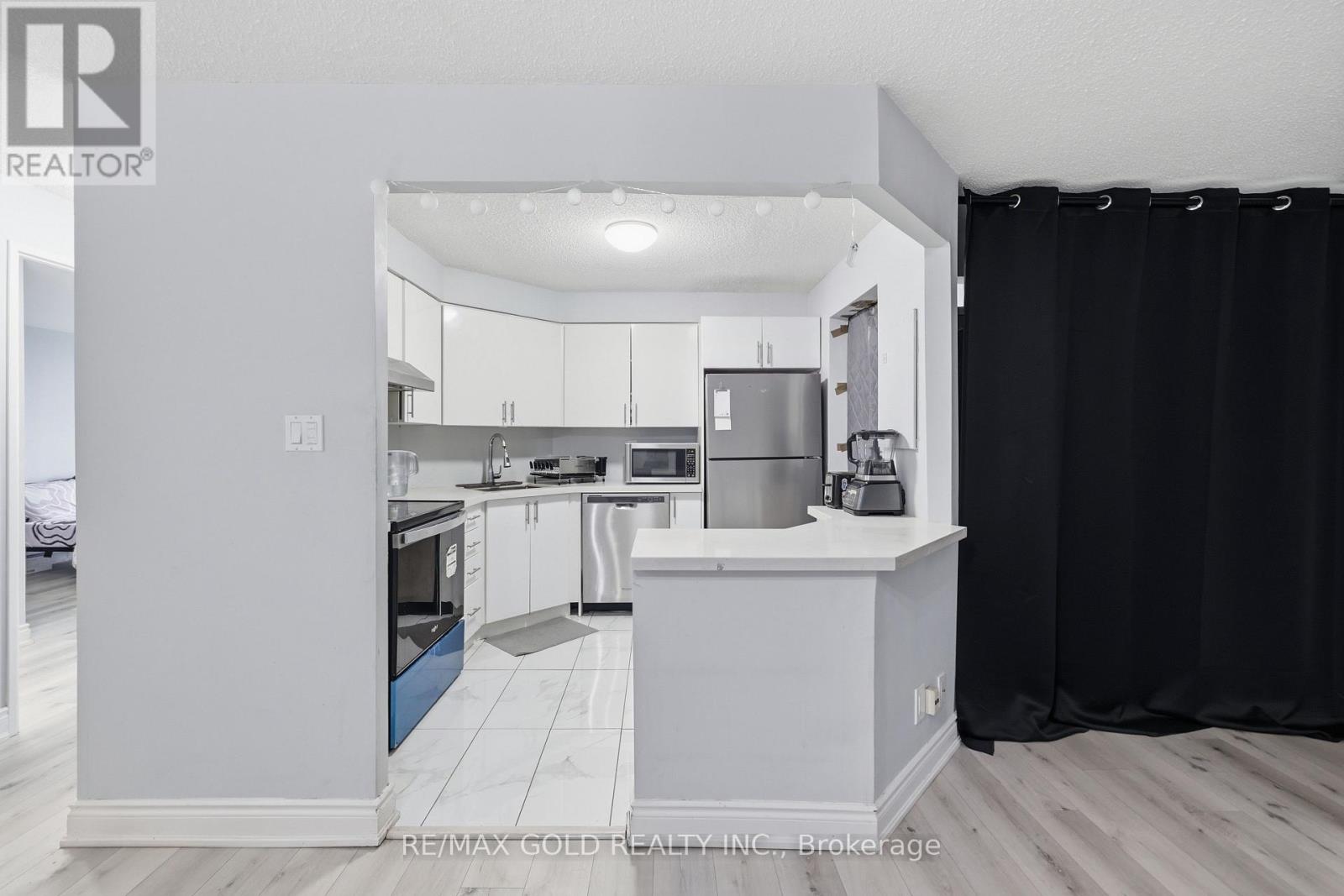 Ph08 - 61 Markbrook Lane, Toronto, Ontario  M9V 5E7 - Photo 8 - W13677606