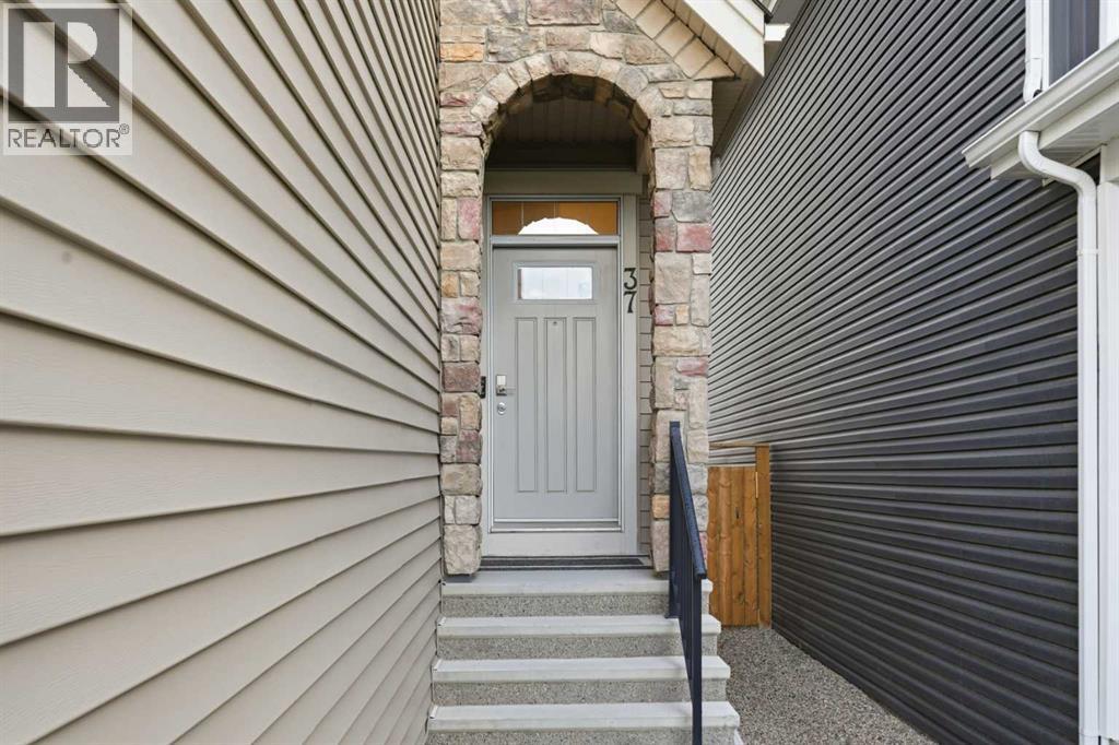 37 Nolanhurst Crescent Nw, Calgary, Alberta  T3R 0Z3 - Photo 6 - A2320048