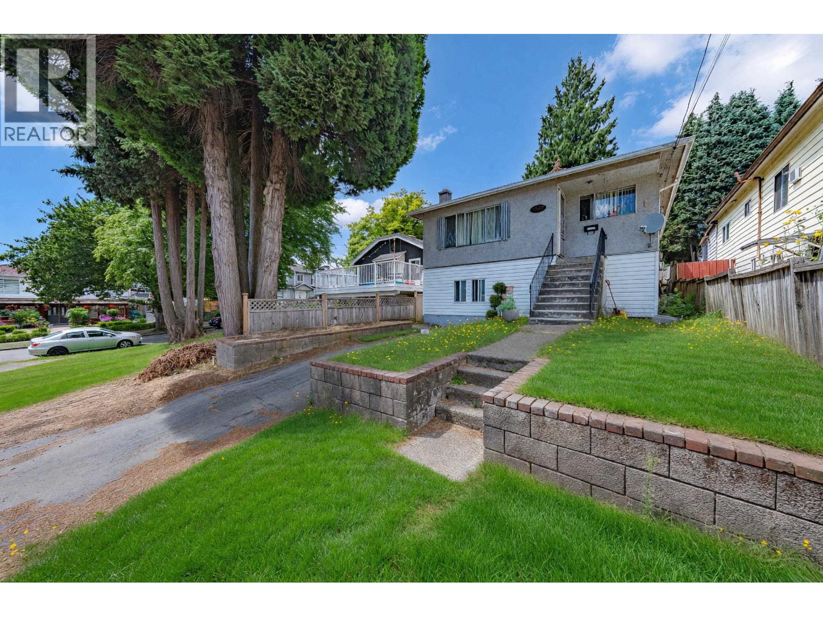 4987 HOY STREET, Vancouver, British Columbia