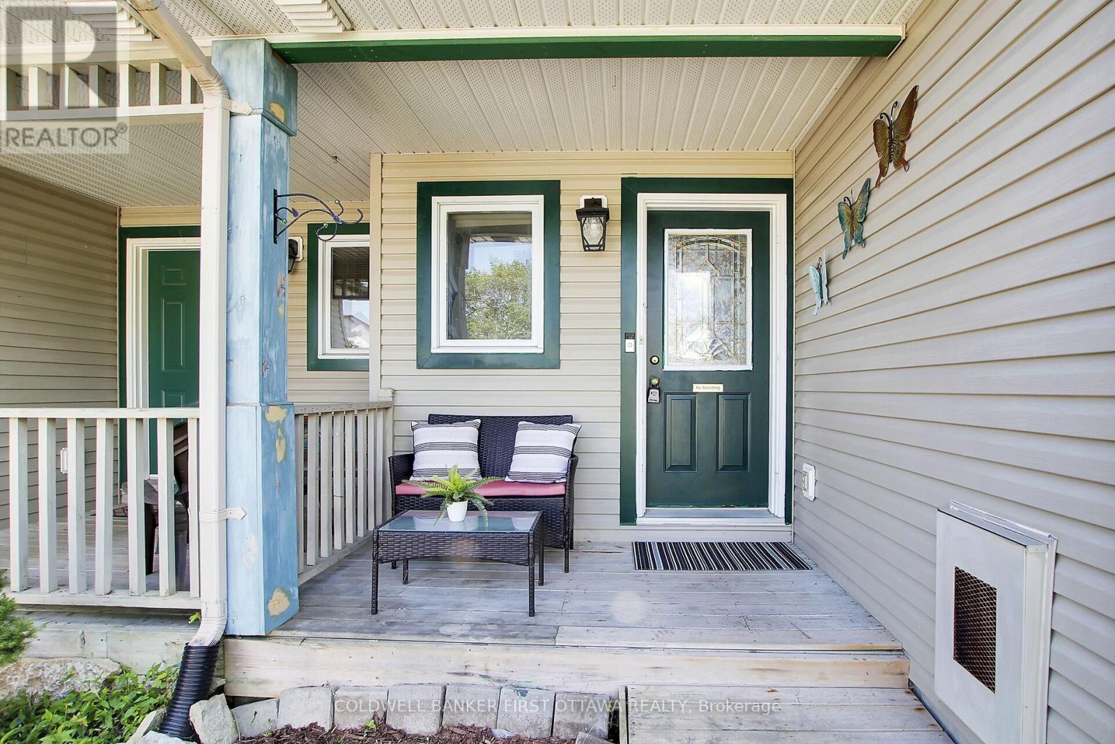 24 Crampton Drive, Carleton Place, Ontario K7C 4P7 - Photo 2 - X13678600
