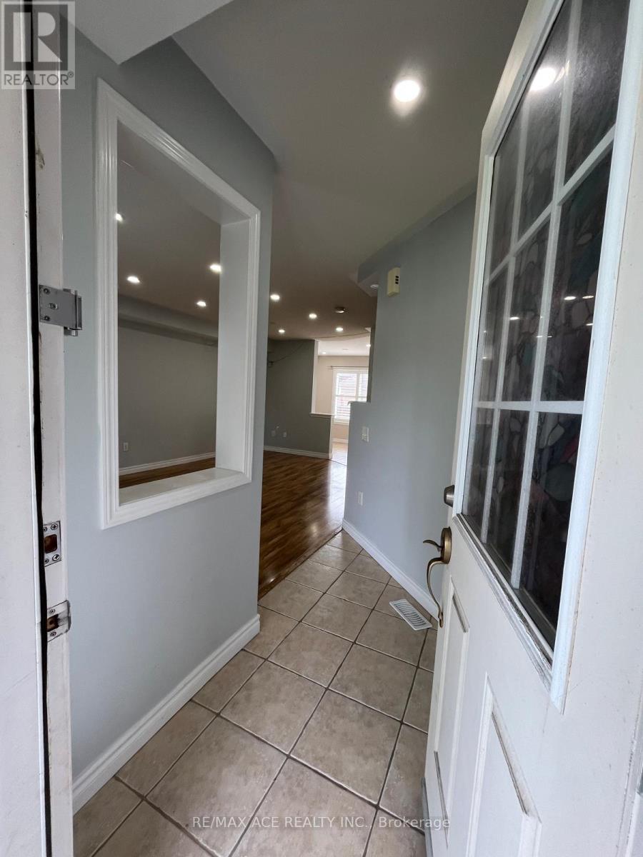 46 Gas Lamp Lane, Markham, Ontario  L6B 0H6 - Photo 2 - N13678594
