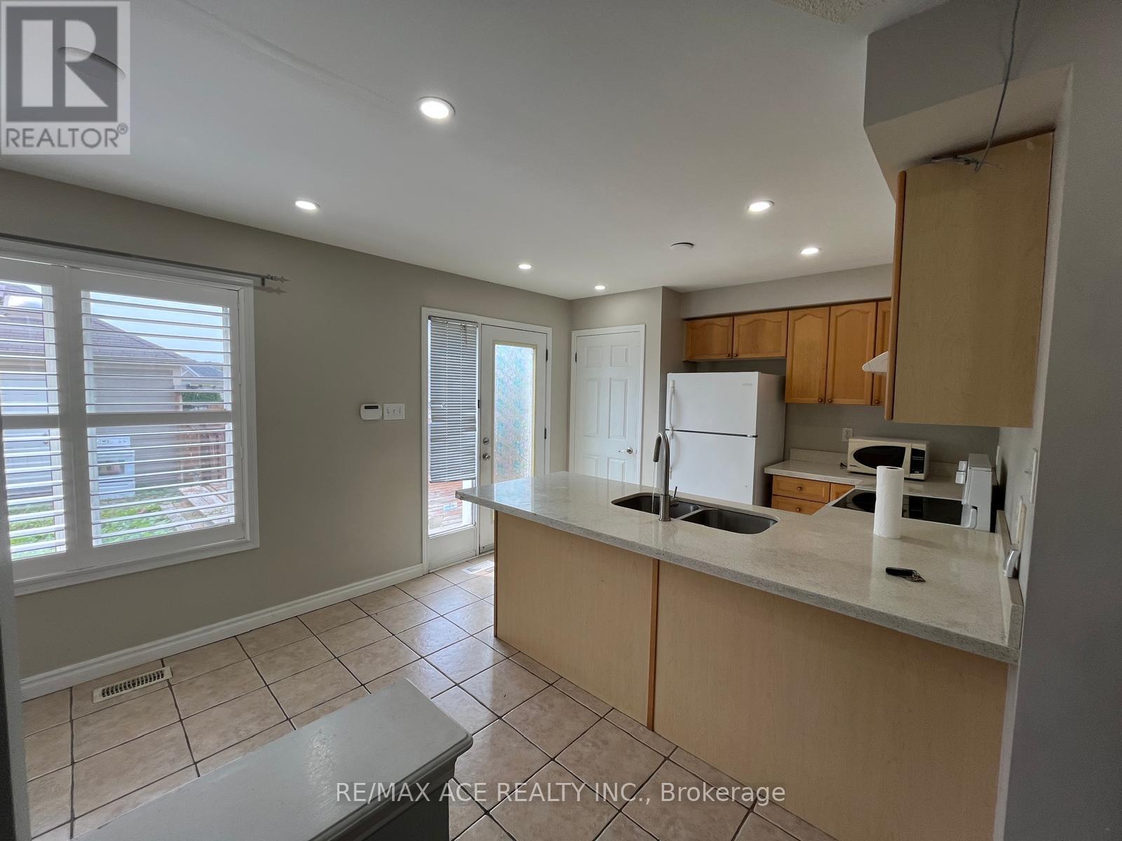 46 Gas Lamp Lane, Markham, Ontario  L6B 0H6 - Photo 5 - N13678594