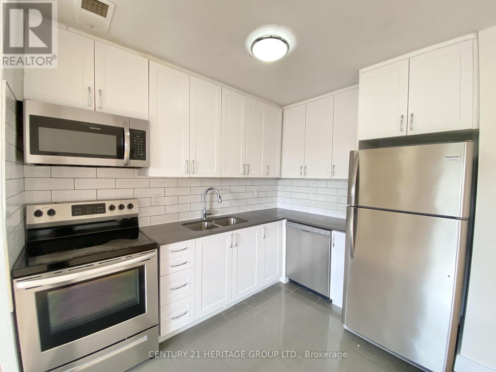 401 - 10 Garfella Drive, Toronto, Ontario  M9V 2E9 - Photo 3 - W13678588