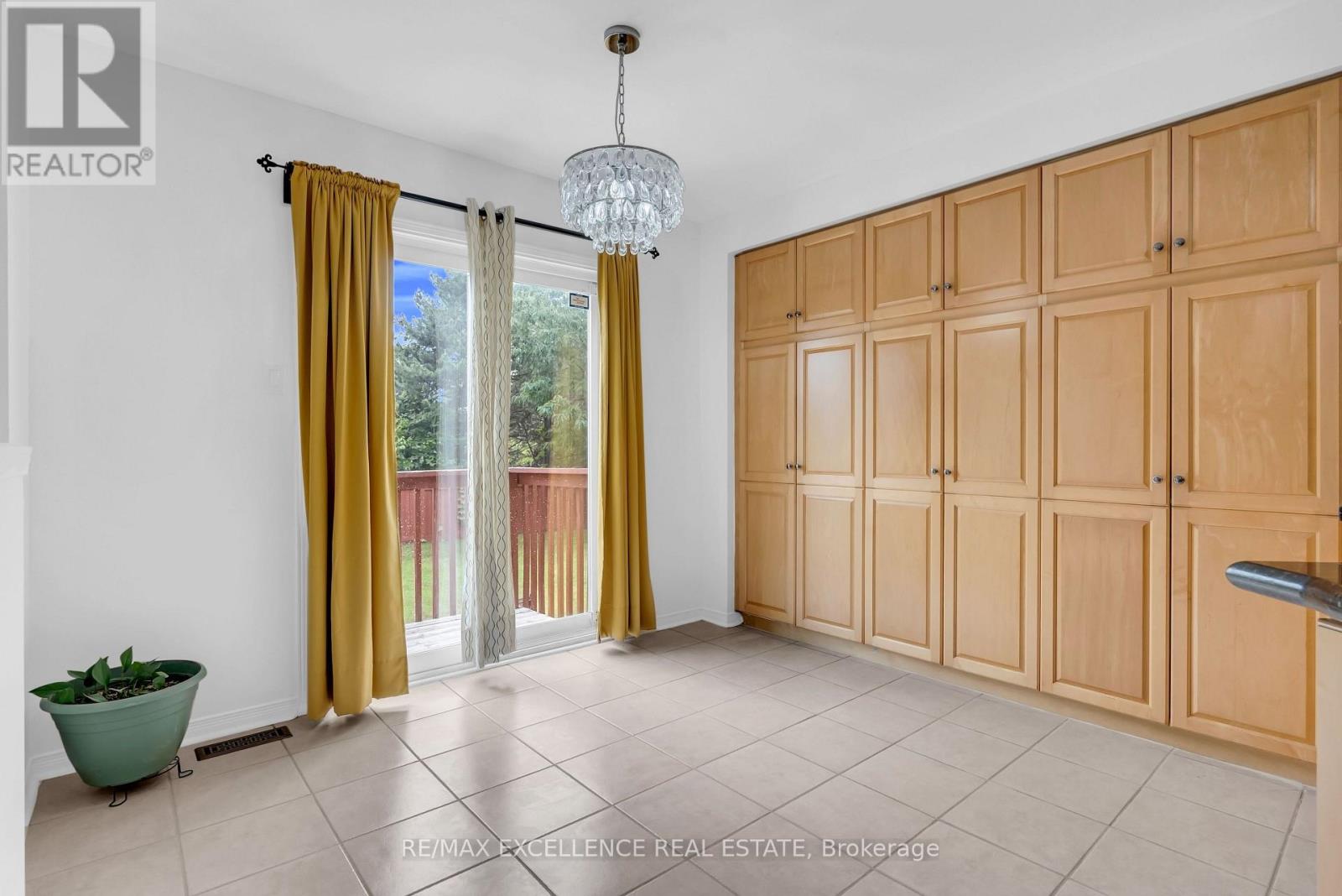 50 Jewel Crescent, Brampton, Ontario  L6R 2P5 - Photo 10 - W13678592