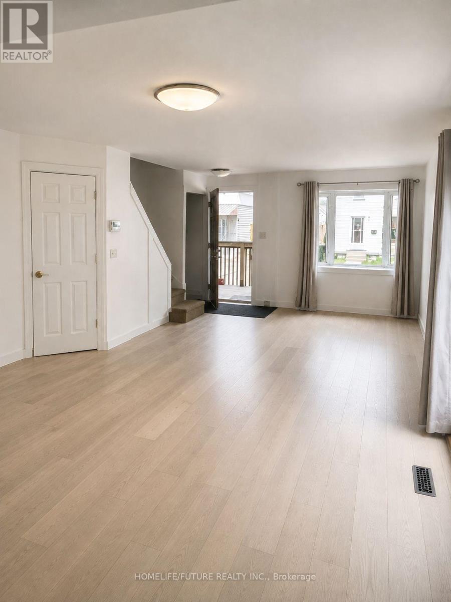 212 Court Street, Oshawa, Ontario  L1H 4W7 - Photo 3 - E13586512