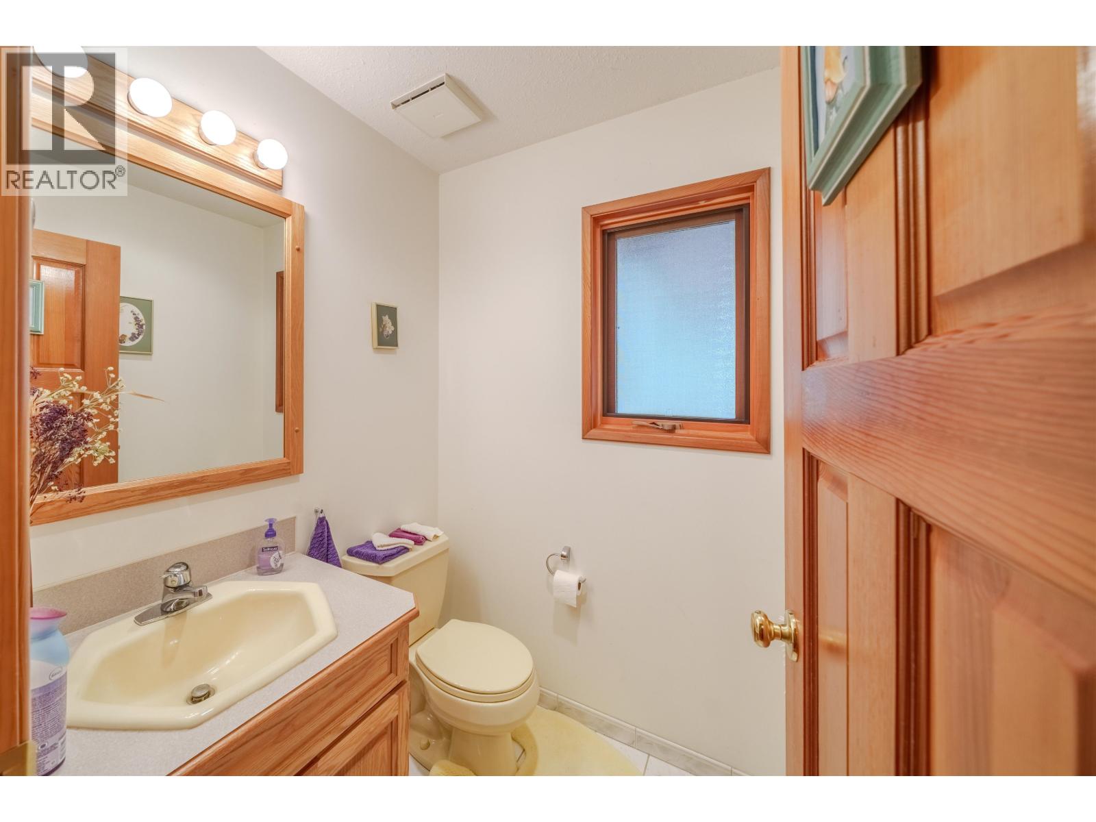 6342 Northshore Drive, Horse Lake, British Columbia  V0K 2E3 - Photo 11 - R3156067
