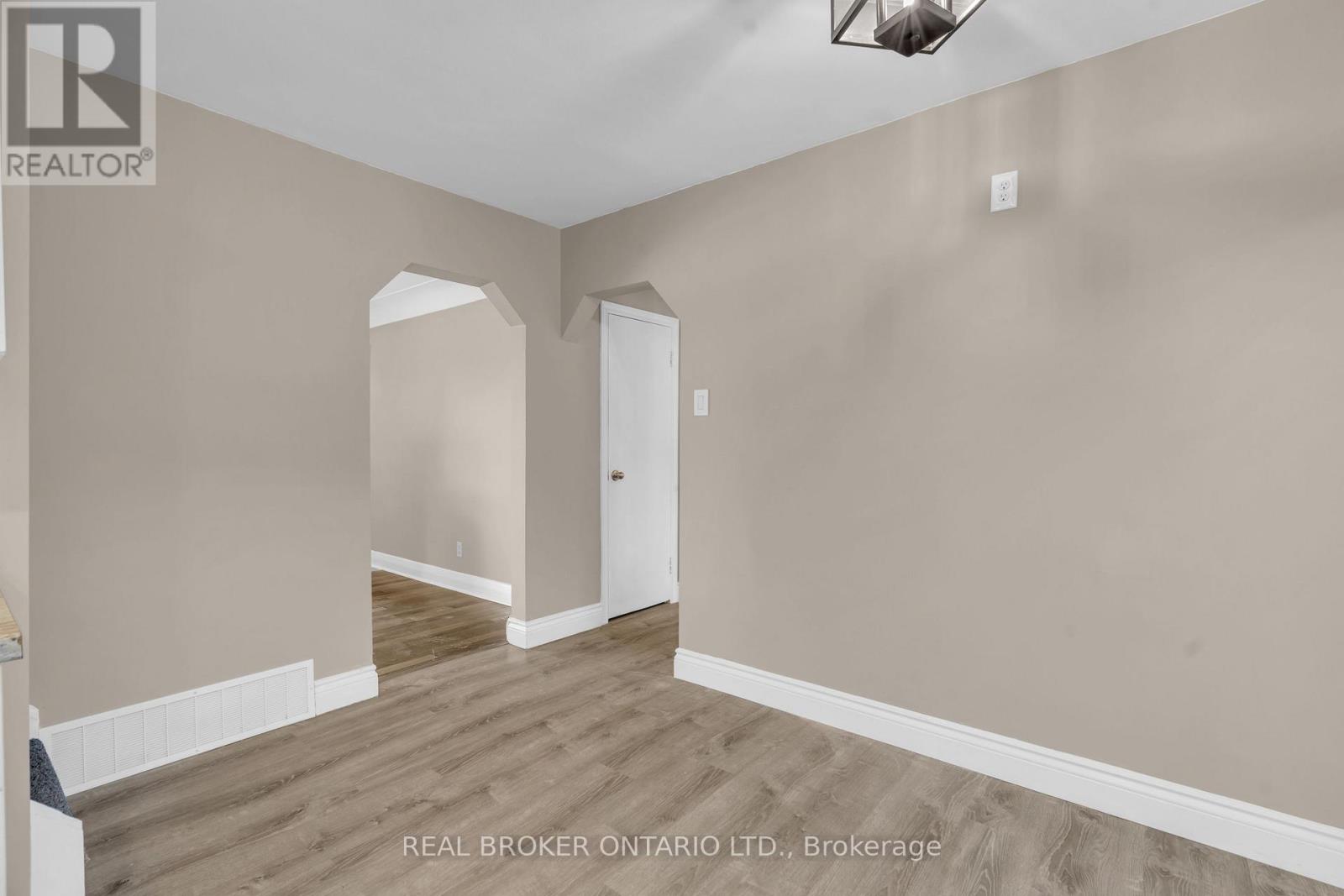 A - 301 Franklin Street N, Kitchener, Ontario  N2A 1Y9 - Photo 10 - X13678616