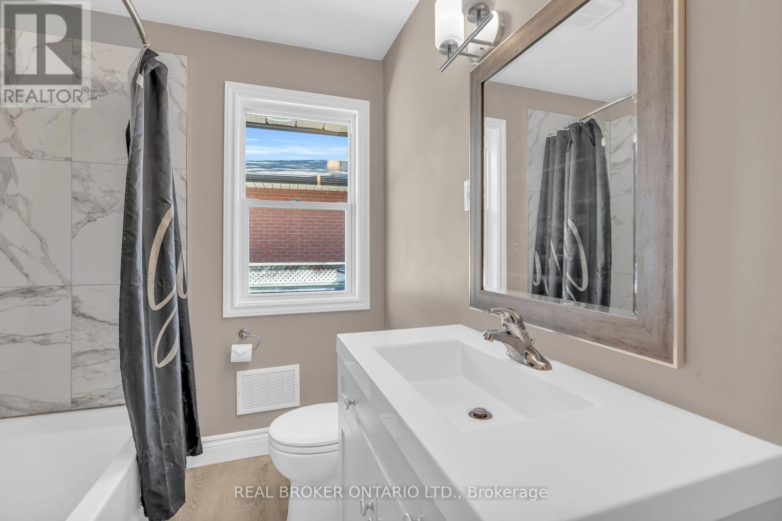 A - 301 Franklin Street N, Kitchener, Ontario  N2A 1Y9 - Photo 11 - X13678616