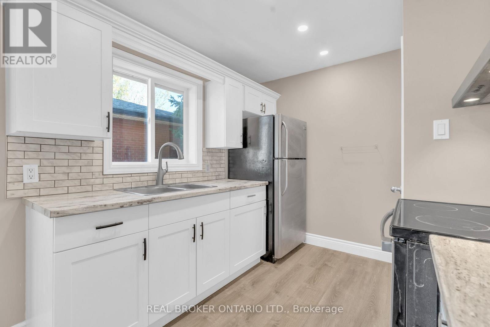 A - 301 Franklin Street N, Kitchener, Ontario  N2A 1Y9 - Photo 8 - X13678616