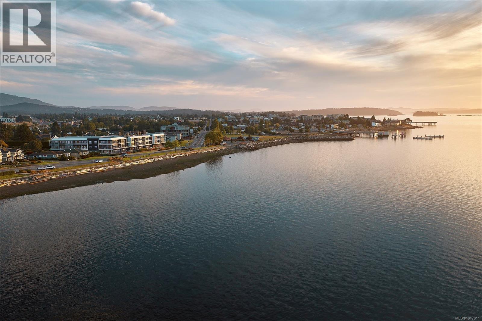 306 9522 Lochside Dr, Sidney, British Columbia