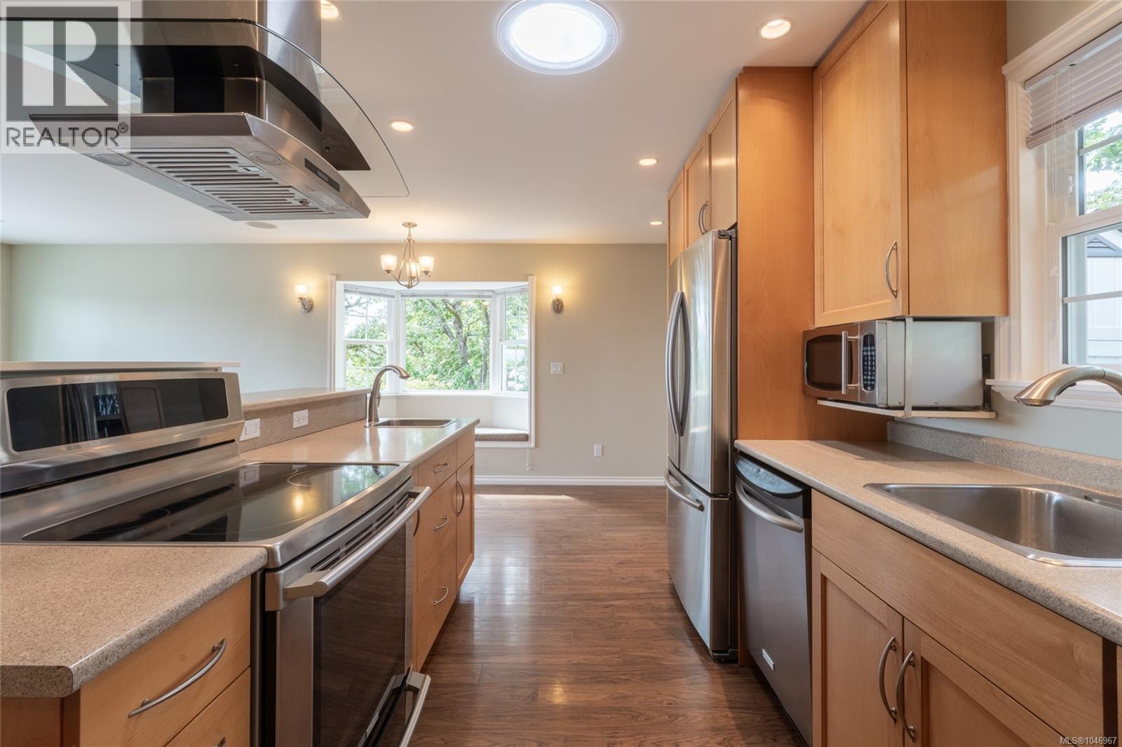 253/255 Heddle Ave, View Royal, British Columbia  V9B 1T9 - Photo 19 - 1046967