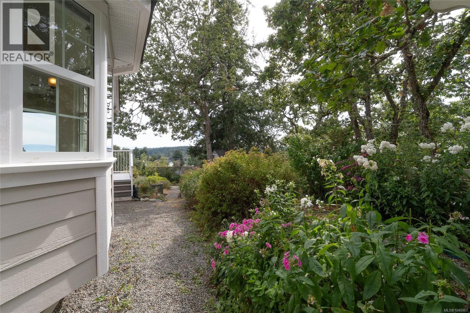 253/255 Heddle Ave, View Royal, British Columbia  V9B 1T9 - Photo 30 - 1046967