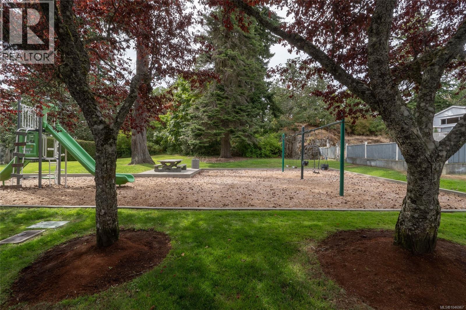 253/255 Heddle Ave, View Royal, British Columbia  V9B 1T9 - Photo 61 - 1046967