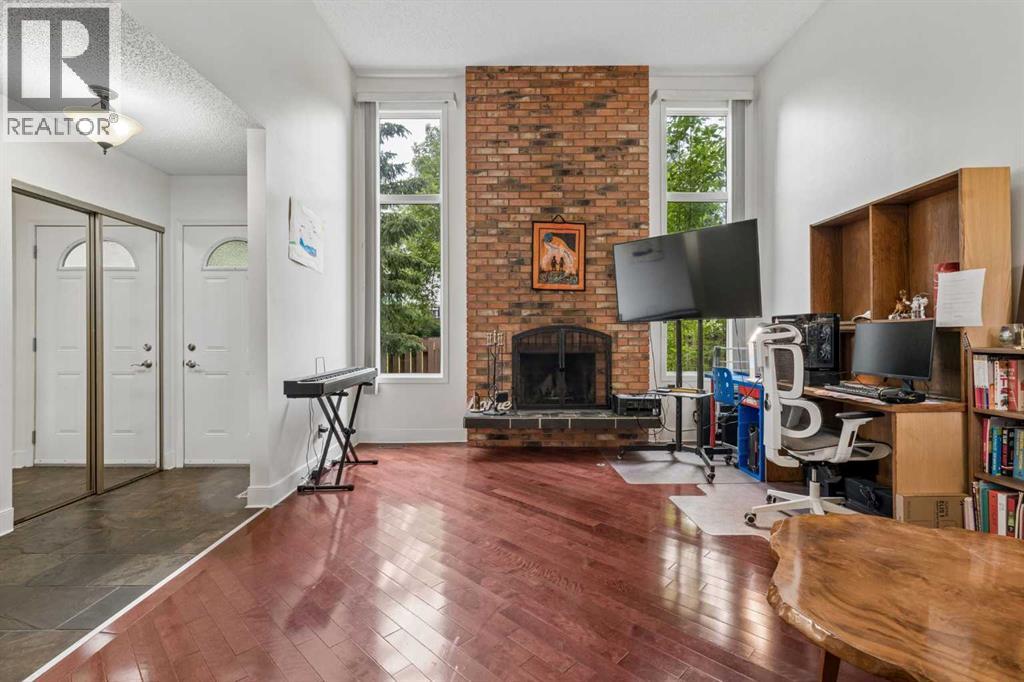 25, 1011 Canterbury Drive SW, Calgary, Alberta T2W 2S8 - Photo 7 - A2336989