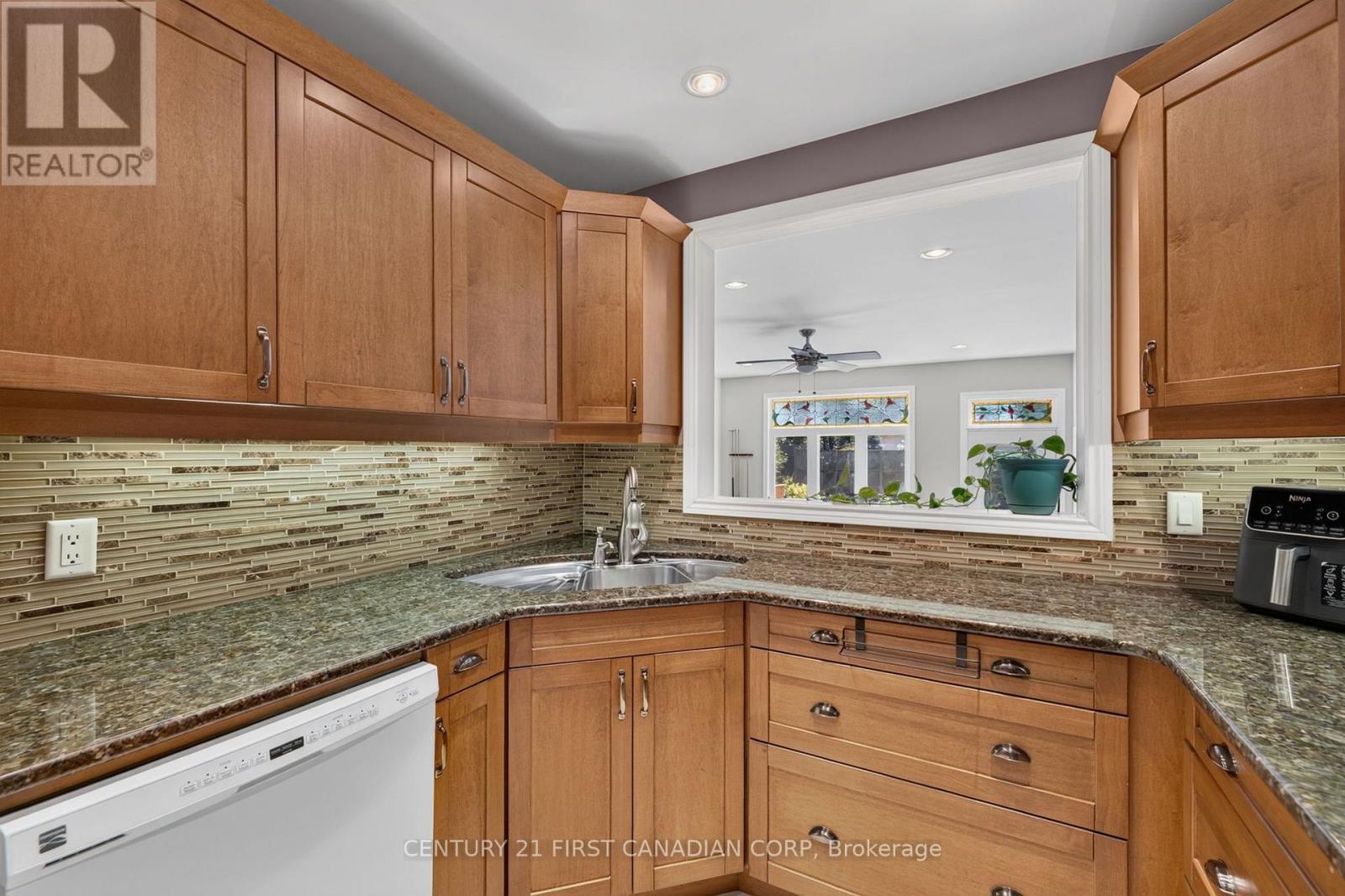 595 Winblest Avenue, London South, Ontario  N6C 3C4 - Photo 7 - X13657724