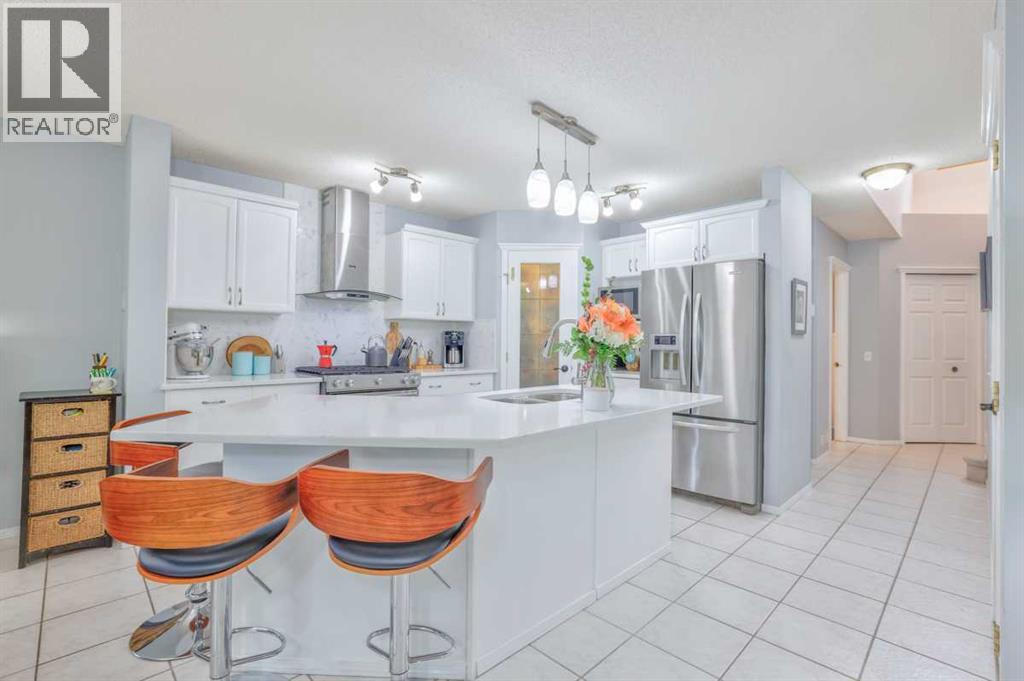210 Mt Douglas Court Se, Calgary, Alberta  T2Z 3J8 - Photo 3 - A2320841