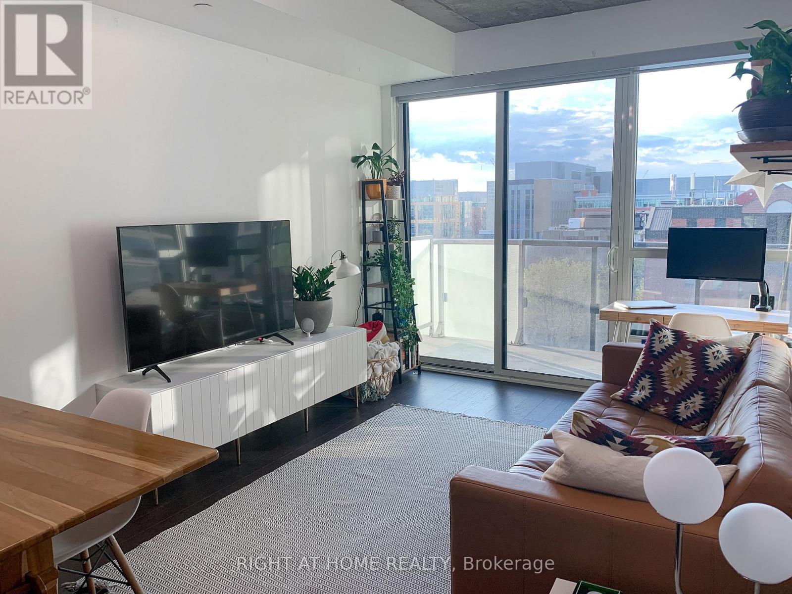 834 - 1030 King Street W, Toronto, Ontario M6K 3N3 - Photo 2 - C13678644
