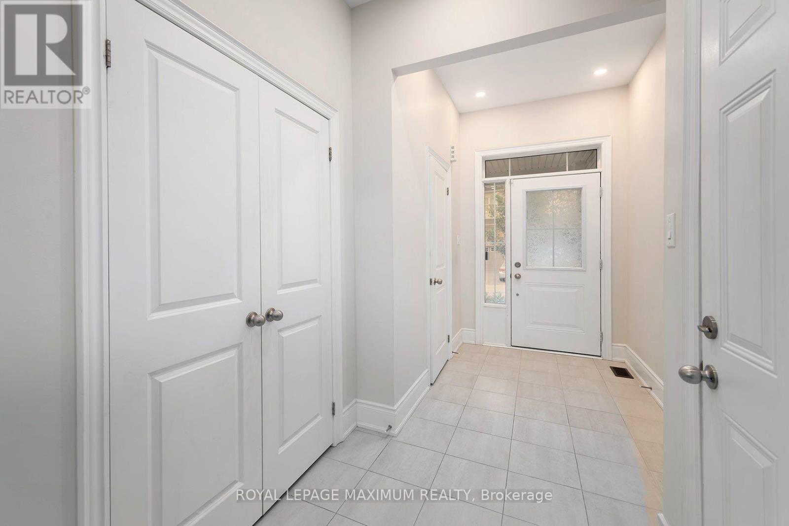 17 Brent Crescent, Clarington, Ontario  L1C 0V9 - Photo 2 - E13678670