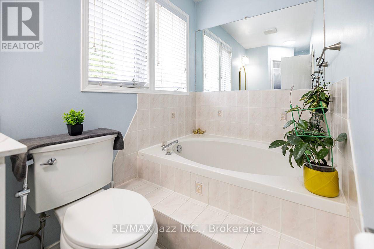 23 Meredith Court, Clarington, Ontario  L1E 2V9 - Photo 23 - E13678634