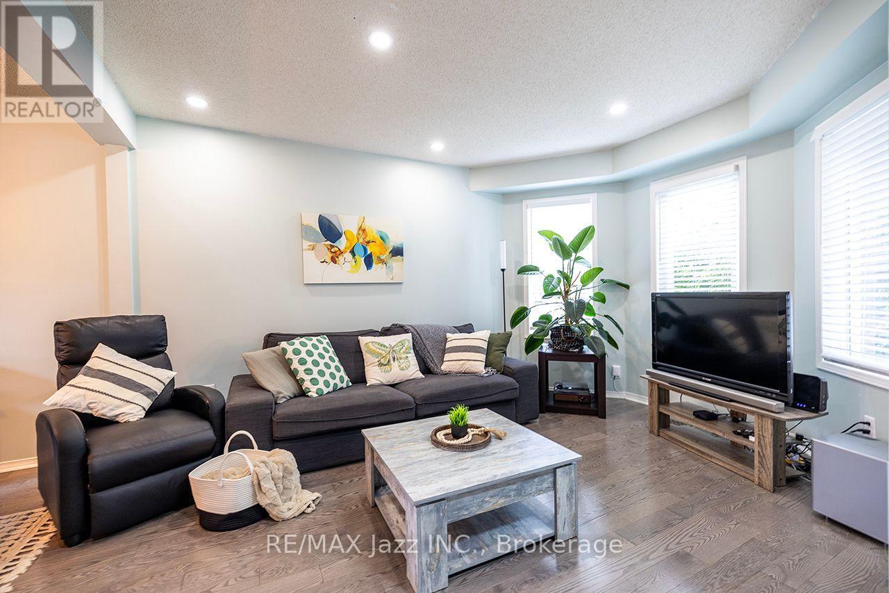 23 Meredith Court, Clarington, Ontario  L1E 2V9 - Photo 5 - E13678634