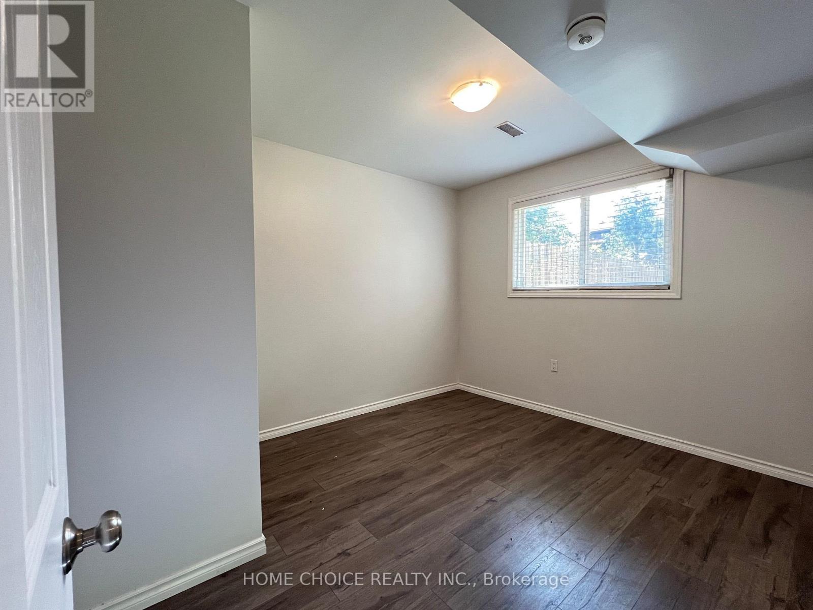 Unit 1 (First Floor) - 30 Porritt Street, Barrie, Ontario  L4N 6Y3 - Photo 10 - S13678678
