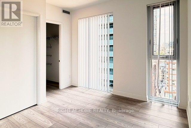 2206 - 400 King Street W, Toronto, Ontario  M5V 0X8 - Photo 4 - C13678652