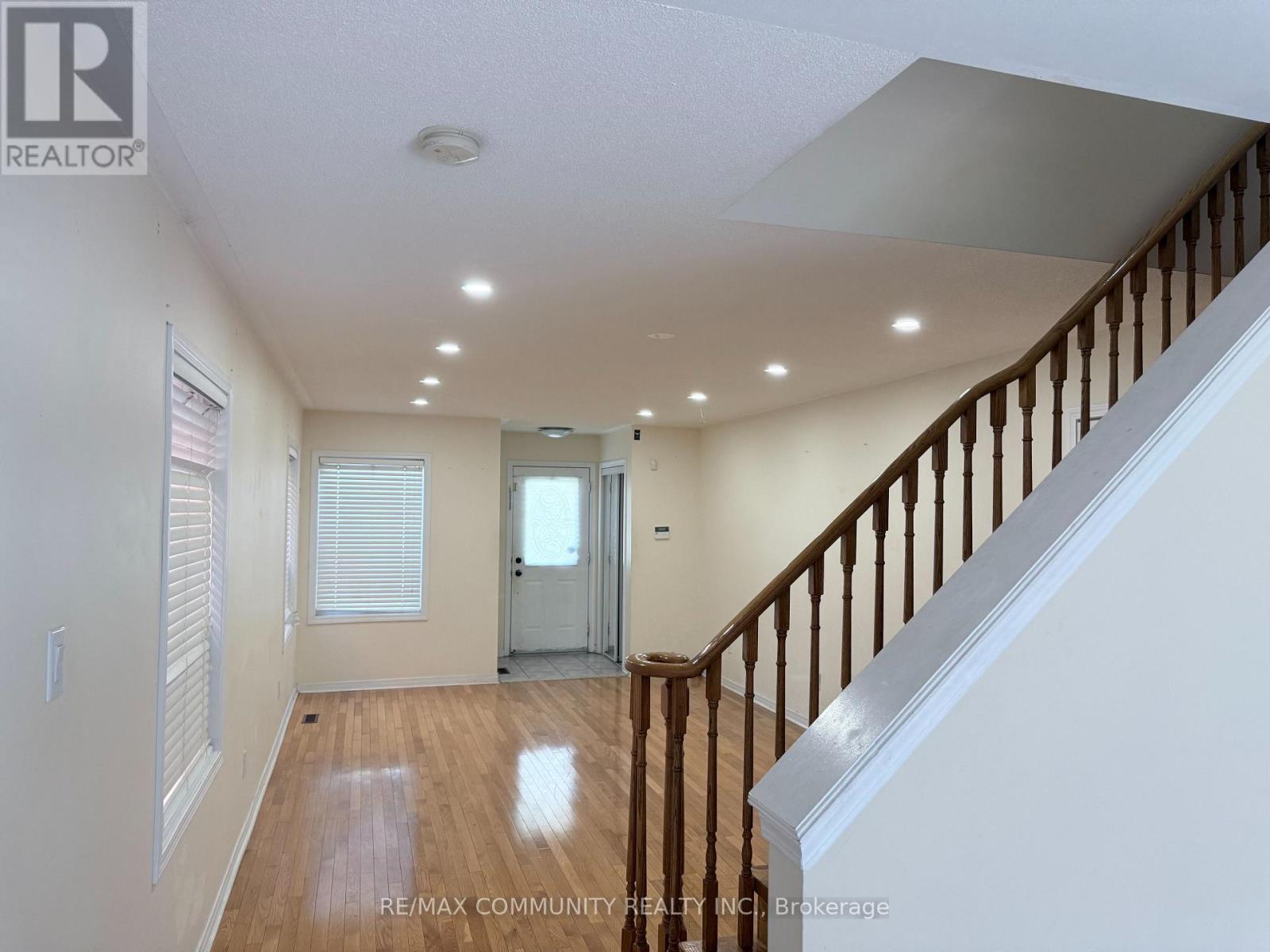 26 Grosbeak Crescent, Toronto, Ontario  M1X 1X1 - Photo 2 - E13553526