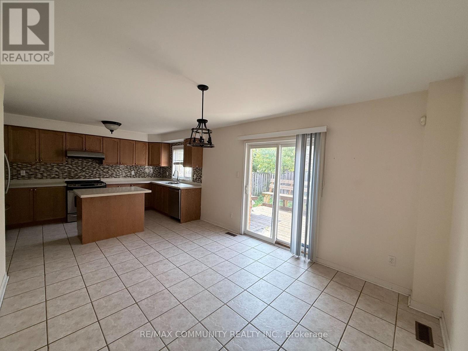26 Grosbeak Crescent, Toronto, Ontario  M1X 1X1 - Photo 5 - E13553526
