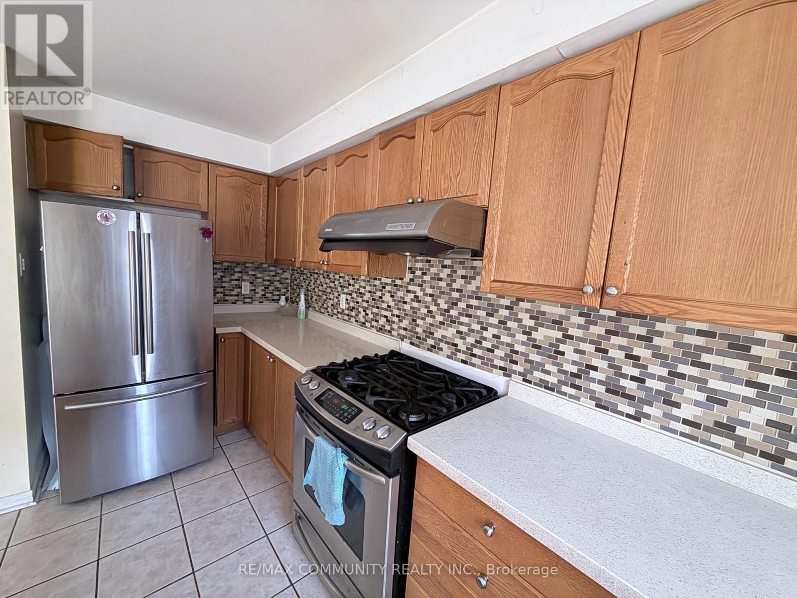 26 Grosbeak Crescent, Toronto, Ontario  M1X 1X1 - Photo 7 - E13553526