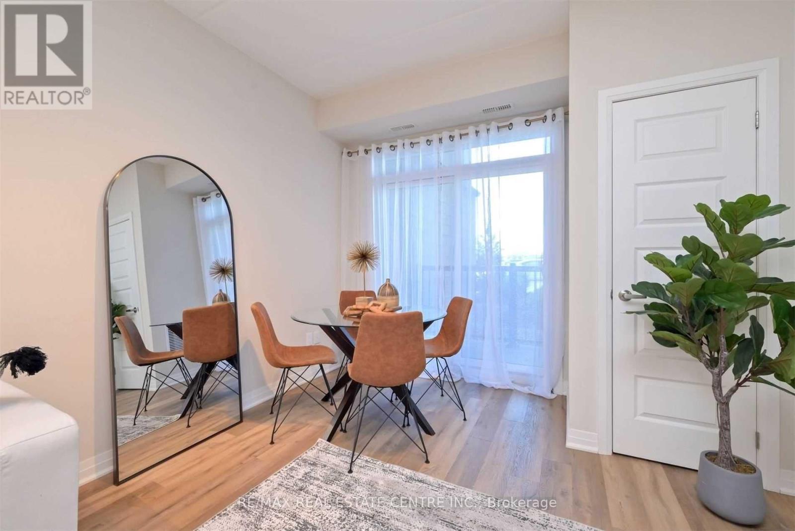 102 - 610 Farmstead Drive, Milton, Ontario  L9T 8X5 - Photo 4 - W13678640