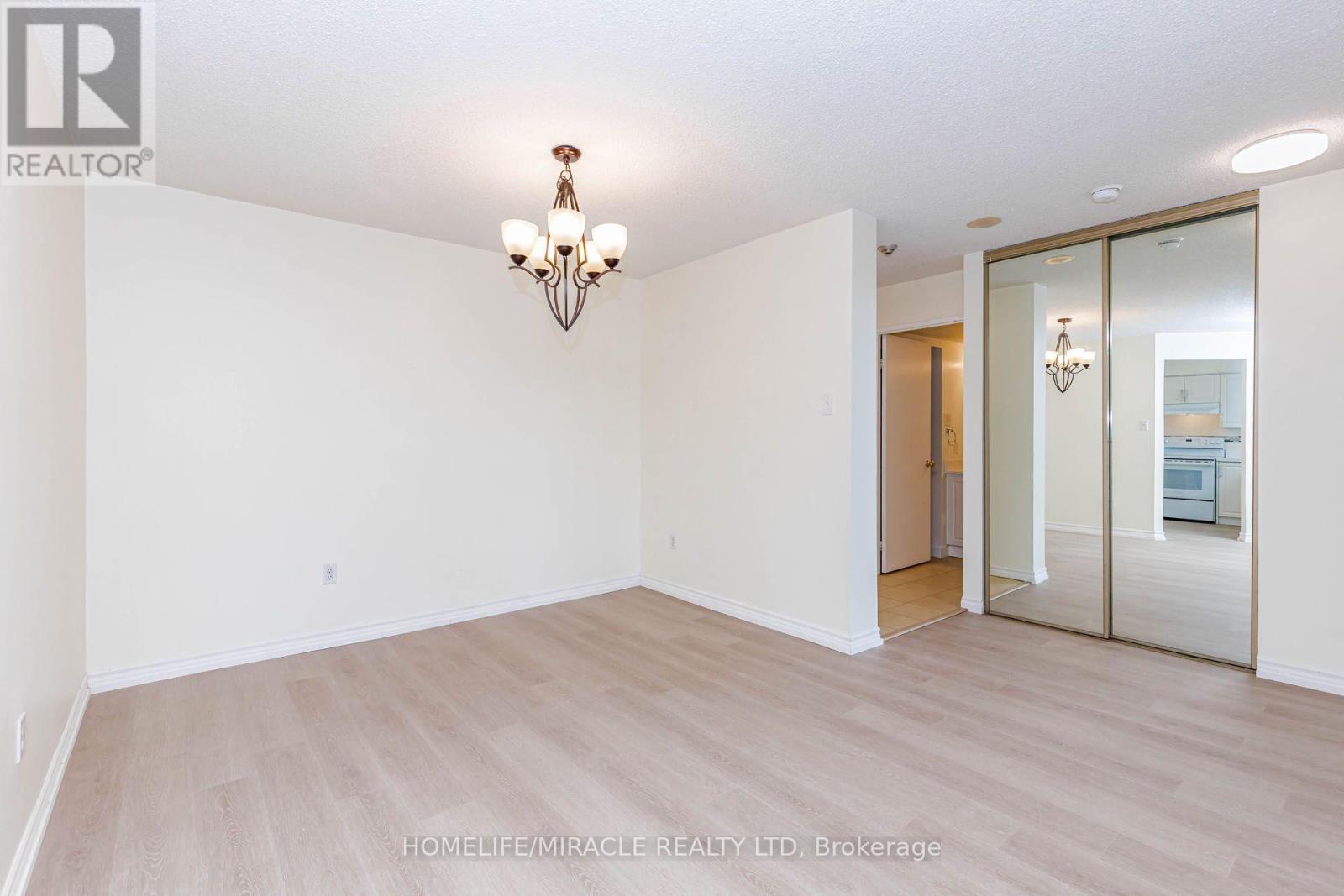 804 - 12 Laurelcrest Street, Brampton, Ontario  L6S 5Y4 - Photo 10 - W13678688