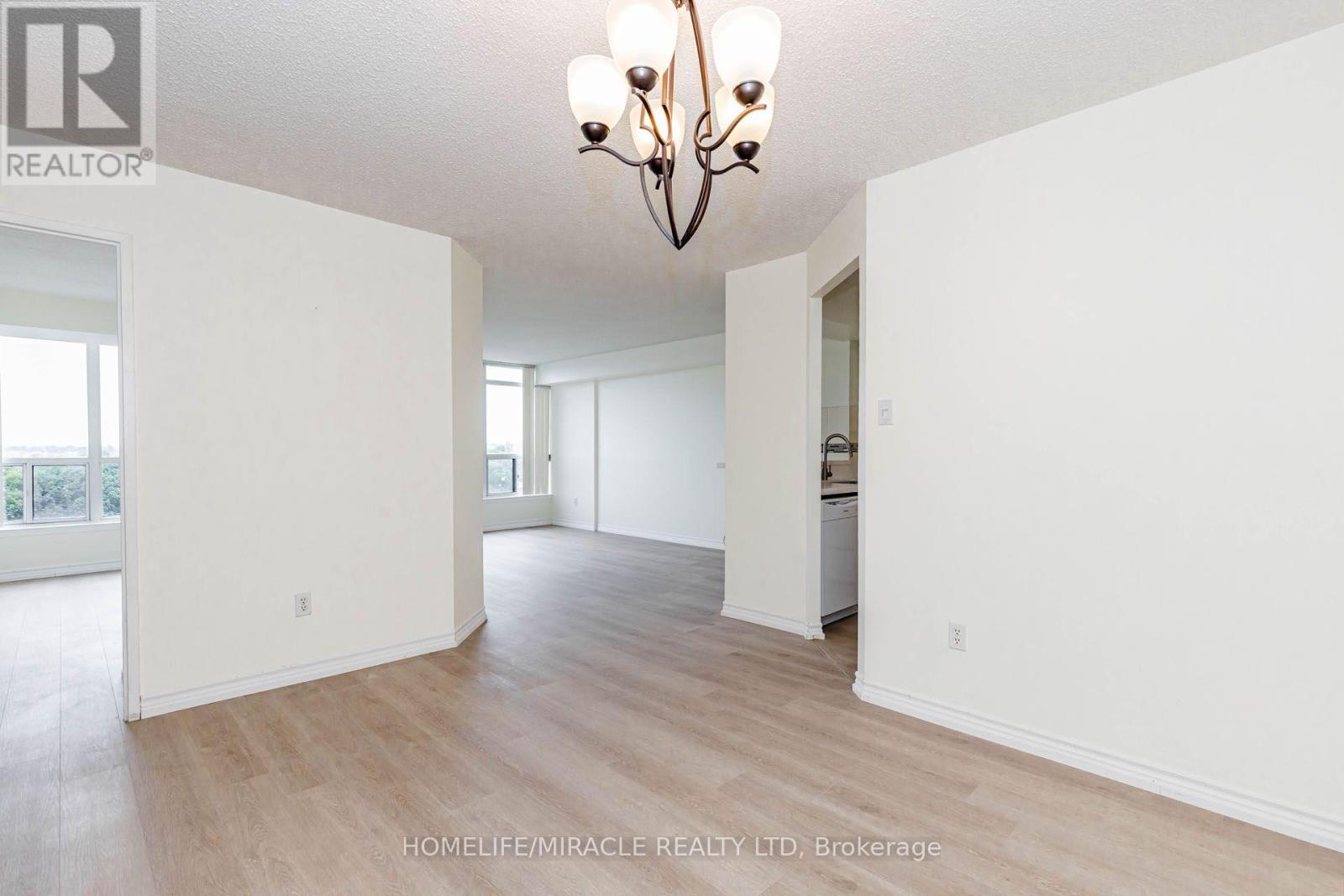 804 - 12 Laurelcrest Street, Brampton, Ontario  L6S 5Y4 - Photo 12 - W13678688