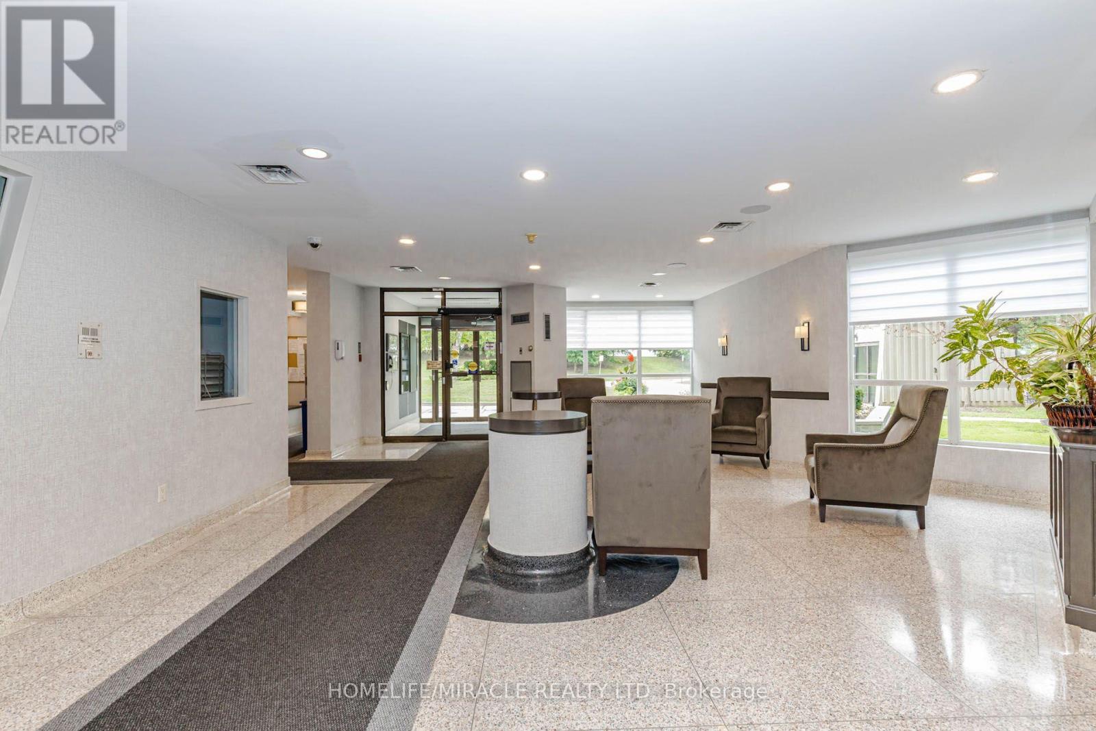 804 - 12 Laurelcrest Street, Brampton, Ontario  L6S 5Y4 - Photo 3 - W13678688