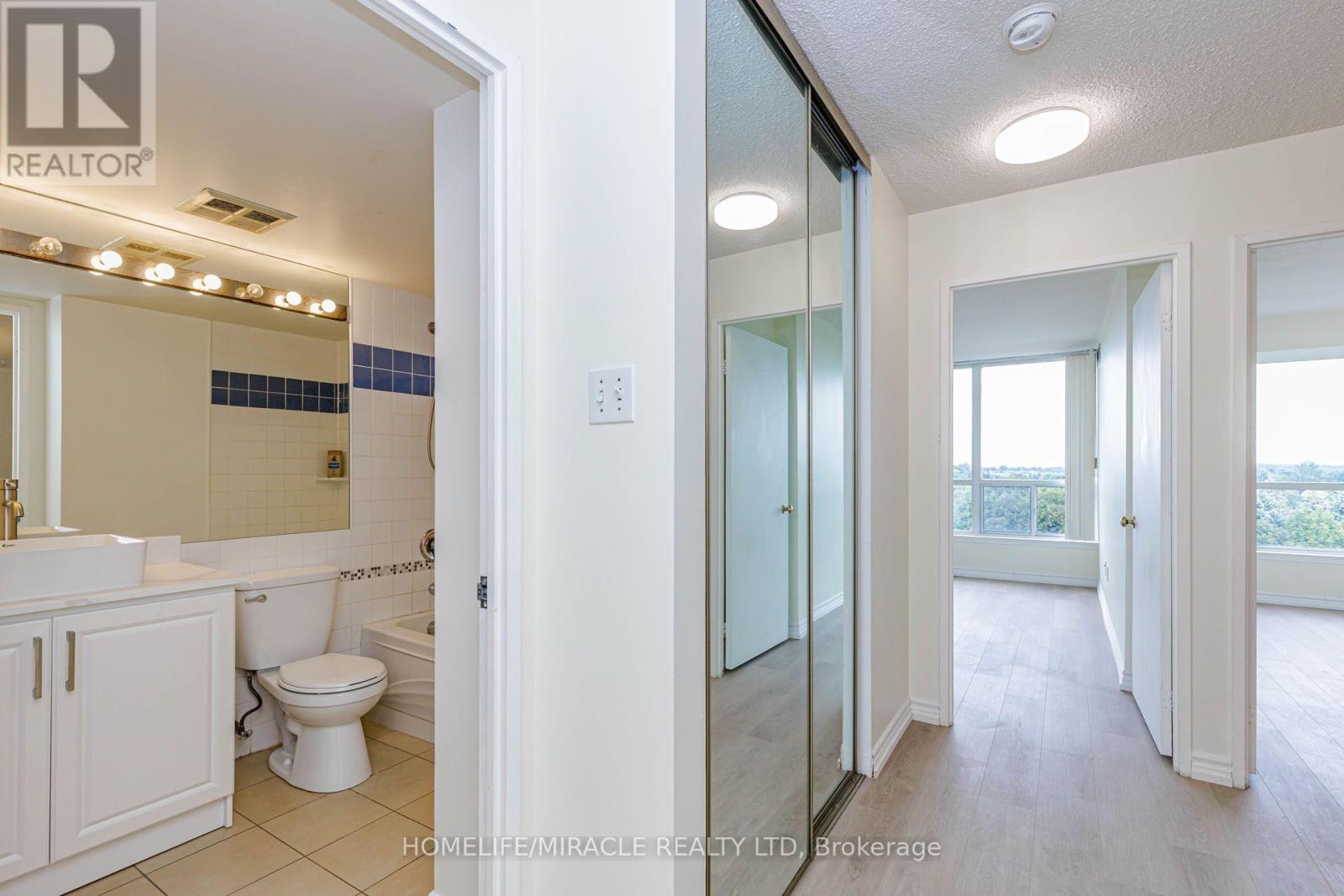 804 - 12 Laurelcrest Street, Brampton, Ontario  L6S 5Y4 - Photo 8 - W13678688