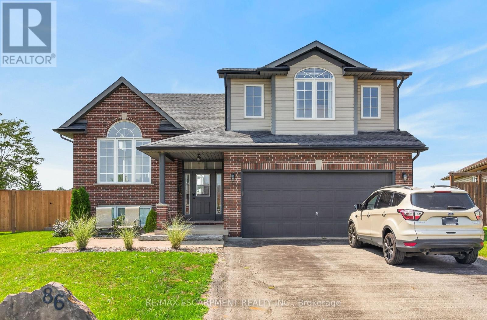 86 Golden Acres Drive, West Lincoln, Ontario  L0R 2A0 - Photo 2 - X13678686