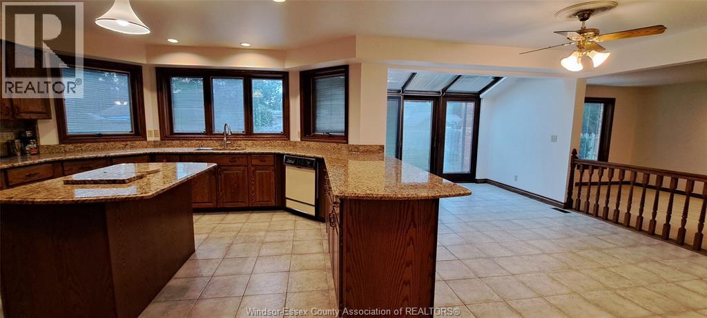 3431 Ancaster Court, Windsor, Ontario  N9E 4J5 - Photo 10 - 26019902