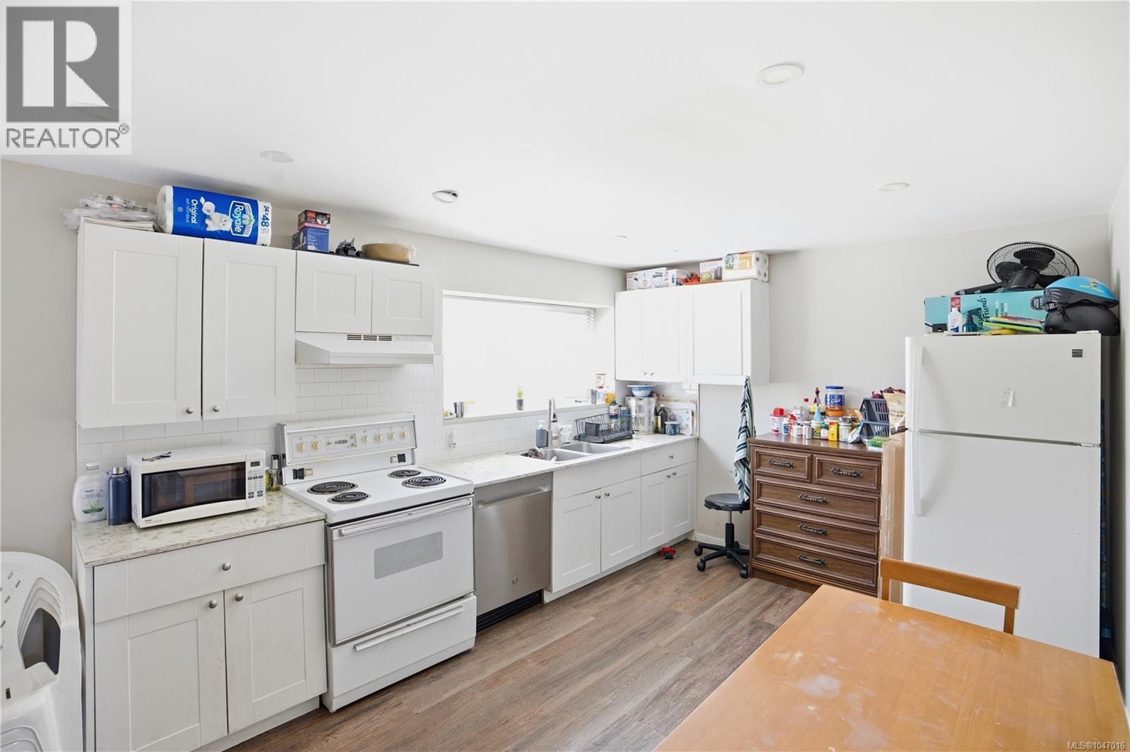 3971 Cedarwood St, Saanich, British Columbia  V8N 3N3 - Photo 11 - 1047016