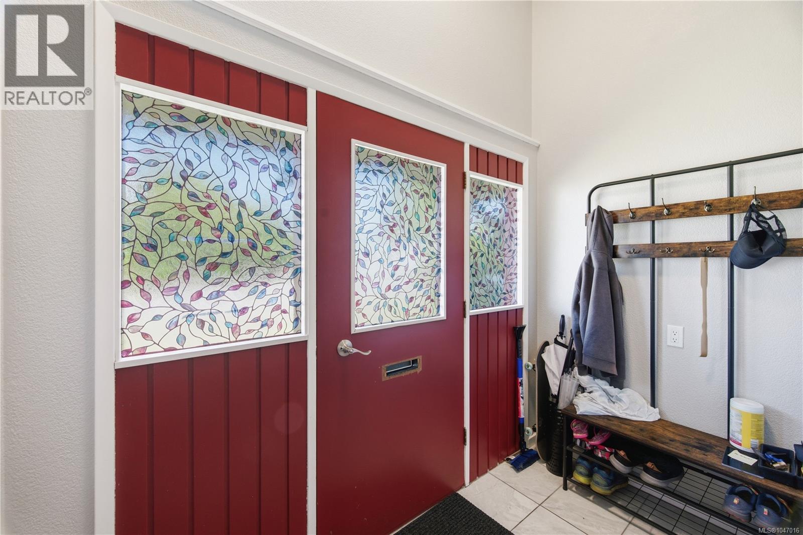 3971 Cedarwood St, Saanich, British Columbia  V8N 3N3 - Photo 6 - 1047016