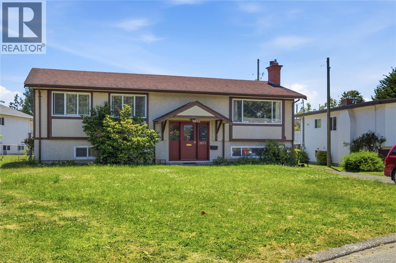 3971 Cedarwood St, Saanich, British Columbia  V8N 3N3 - Photo 5 - 1047016