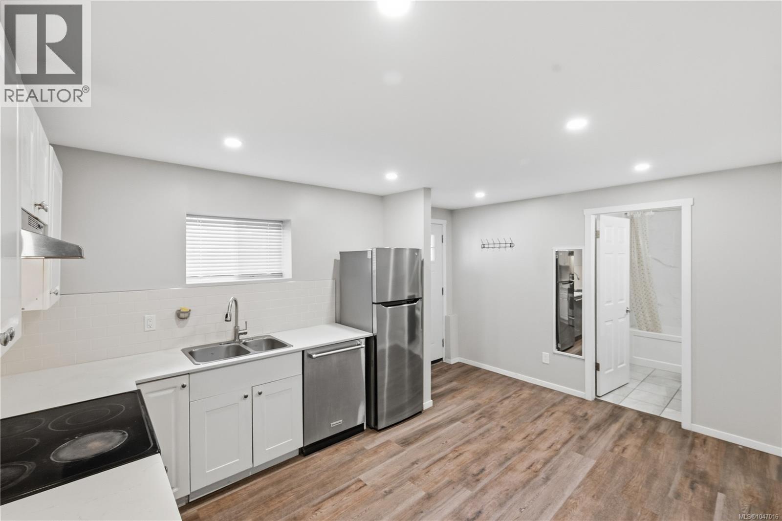 3971 Cedarwood St, Saanich, British Columbia  V8N 3N3 - Photo 18 - 1047016