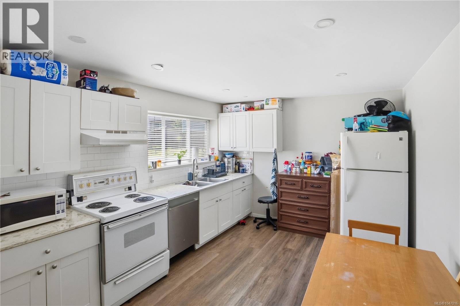 3971 Cedarwood St, Saanich, British Columbia  V8N 3N3 - Photo 40 - 1047016