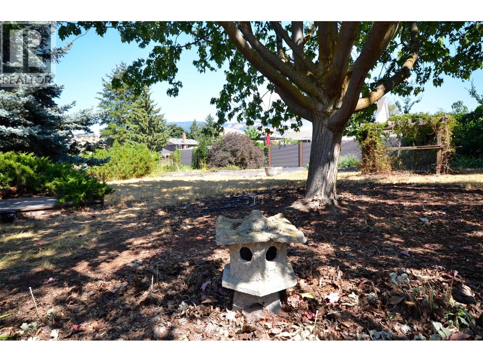 7609 Cunliffe Road, Coldstream, British Columbia  V1B 1T4 - Photo 17 - 10397577